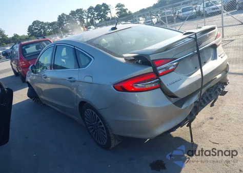 2018 Ford Fusion Titanium z USA, uszkodzony, nr VIN 3FA6P0RU7JR225728